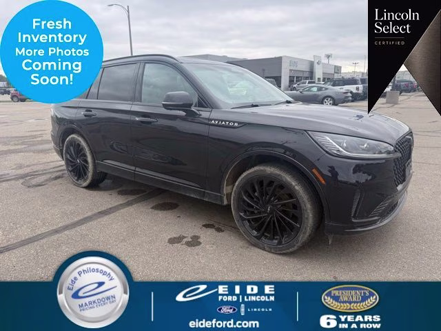 2025 Infinite Black Metallic Clearcoat Lincoln Aviator Reserve AWD SUV
