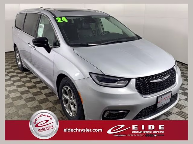 2024 Silver Mist Clearcoat Chrysler Pacifica Limited FWD Van