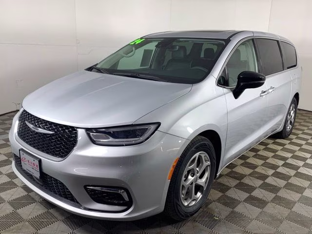 2024 Silver Mist Clearcoat Chrysler Pacifica Limited FWD Van