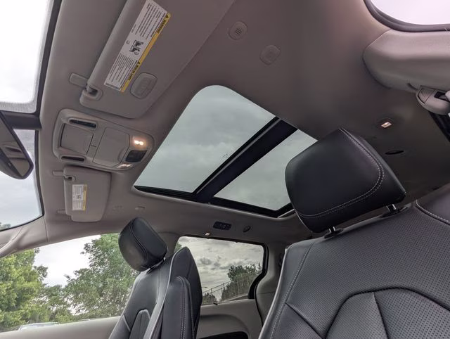 2024 Silver Mist Clearcoat Chrysler Pacifica Limited FWD Van