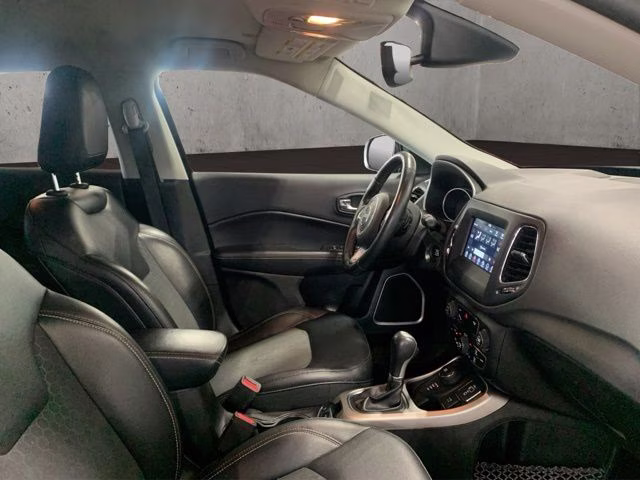 2019 Diamond Black Crystal Pearlcoat Jeep Compass Latitude 4X4 SUV
