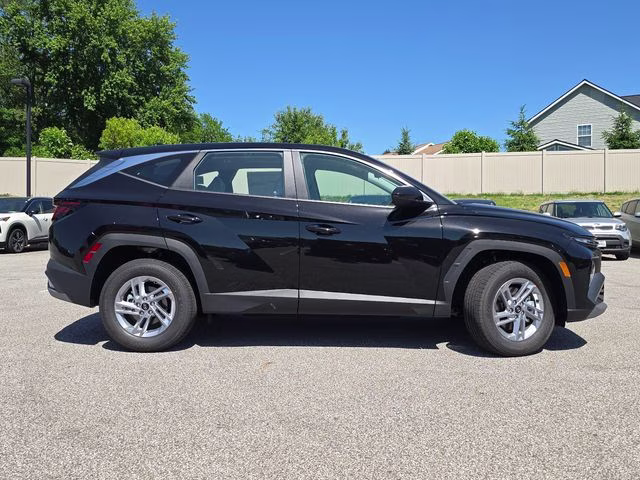 2026 Phantom Black Hyundai Tucson SE AWD SUV