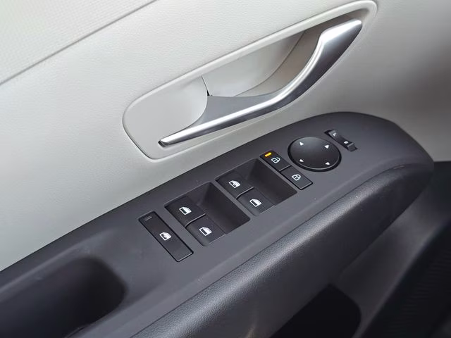 2026 Phantom Black Hyundai Tucson SE AWD SUV