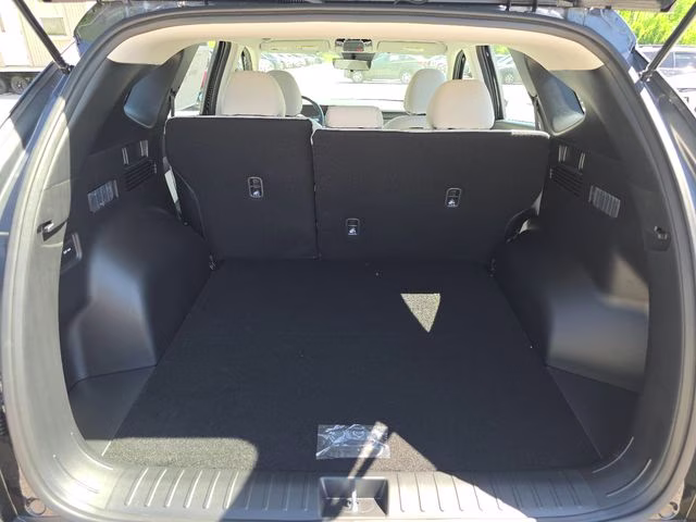 2026 Phantom Black Hyundai Tucson SE AWD SUV