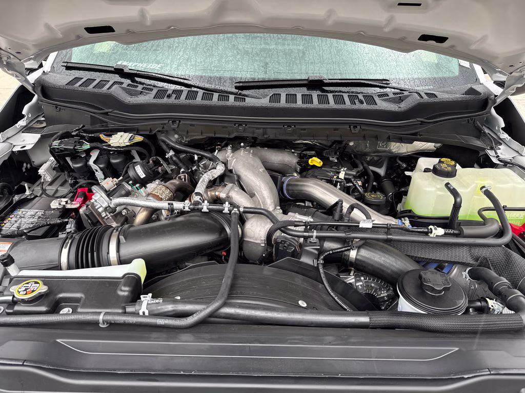 2026 Oxford White Ford Super Duty F-450 DRW XL 4X4 Chassis