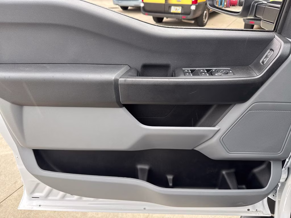 2026 Oxford White Ford Super Duty F-450 DRW XL 4X4 Chassis