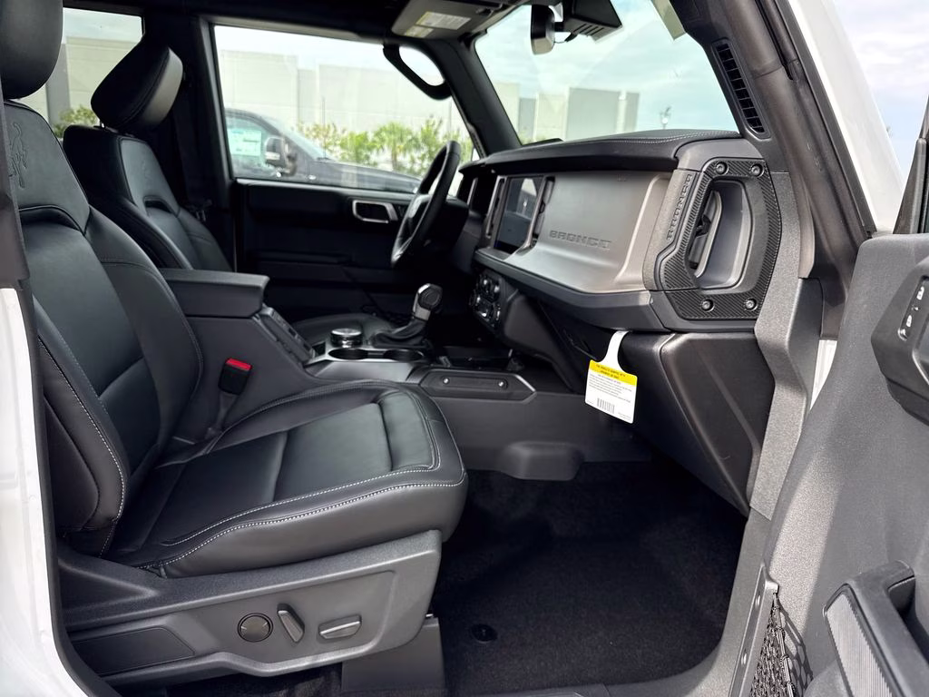 2026 Oxford White Ford Bronco Outer Banks 4X4 SUV