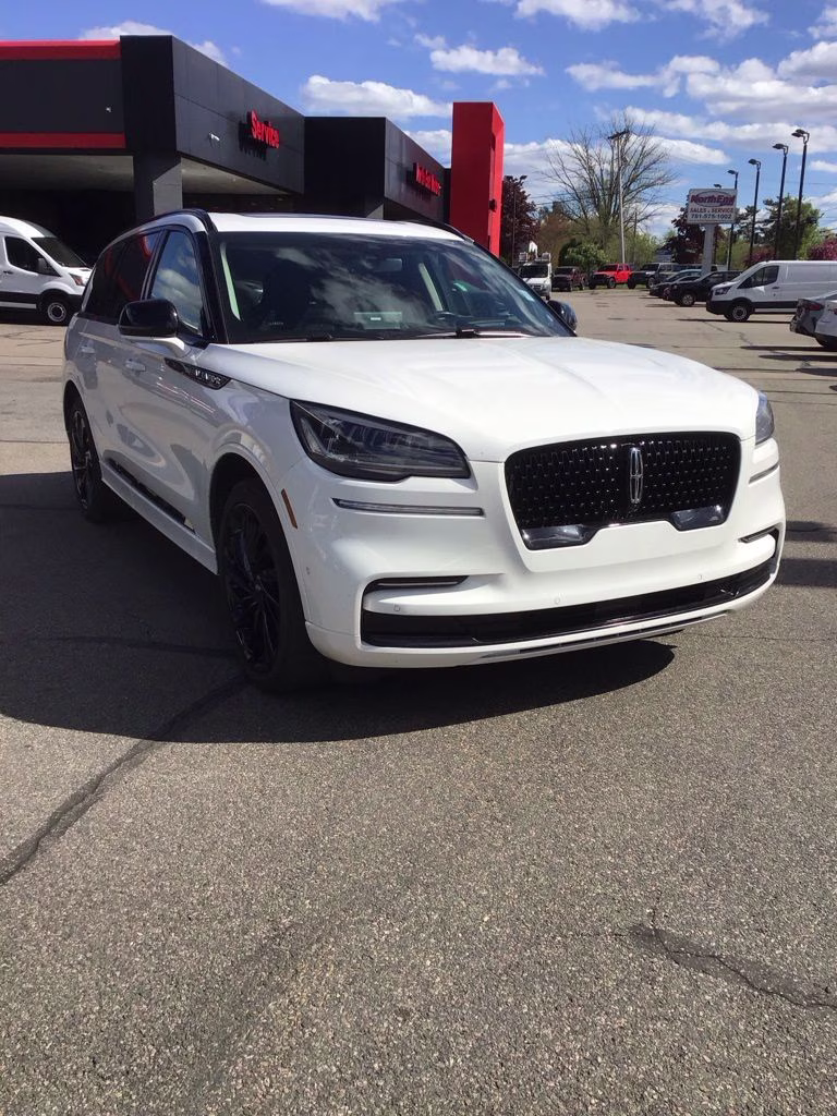 2022 White Metallic Lincoln Aviator Reserve AWD SUV