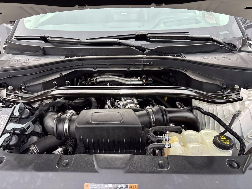 2022 White Metallic Lincoln Aviator Reserve AWD SUV