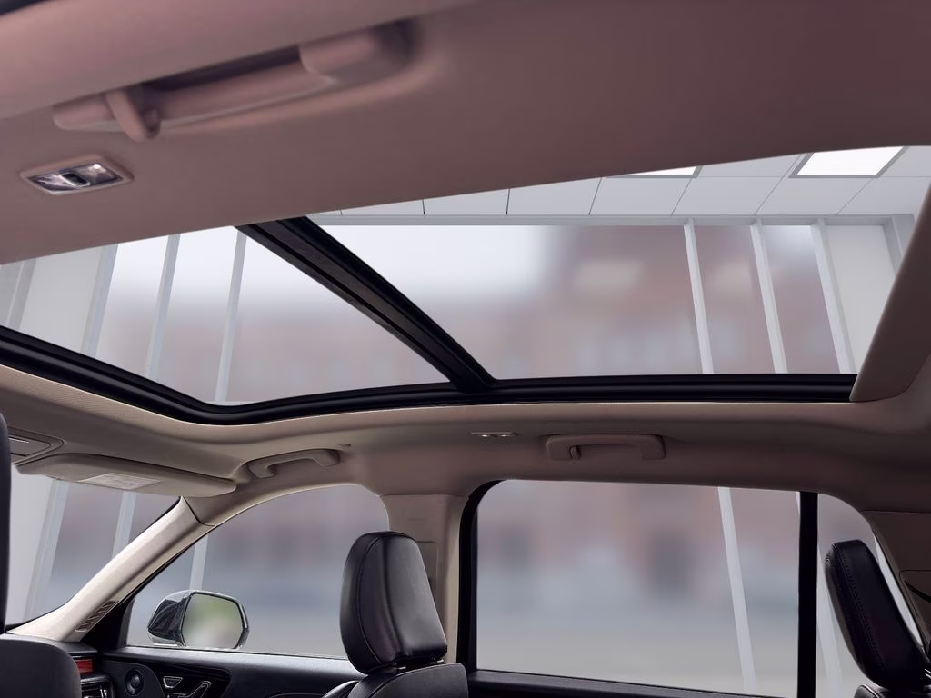 2022 White Metallic Lincoln Aviator Reserve AWD SUV