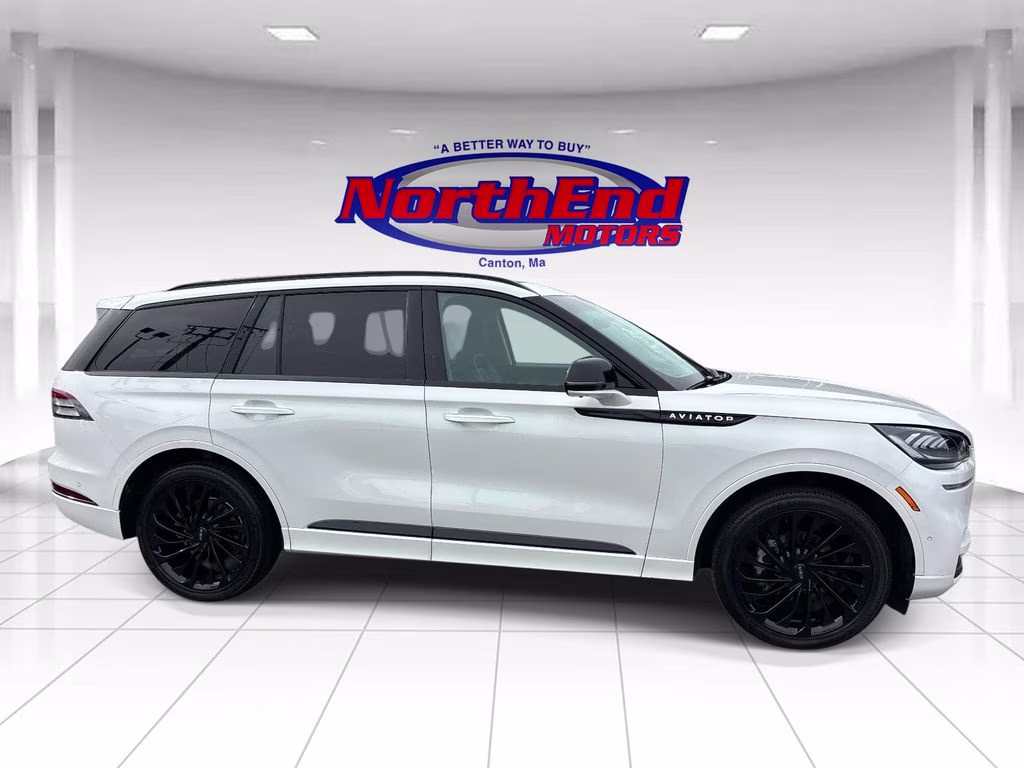 2022 White Metallic Lincoln Aviator Reserve AWD SUV