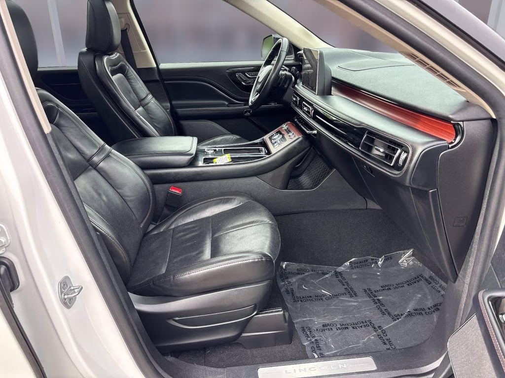 2022 White Metallic Lincoln Aviator Reserve AWD SUV