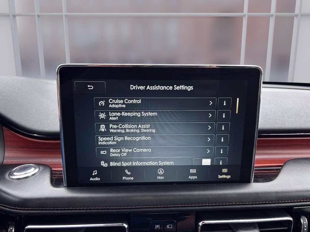 2022 White Metallic Lincoln Aviator Reserve AWD SUV