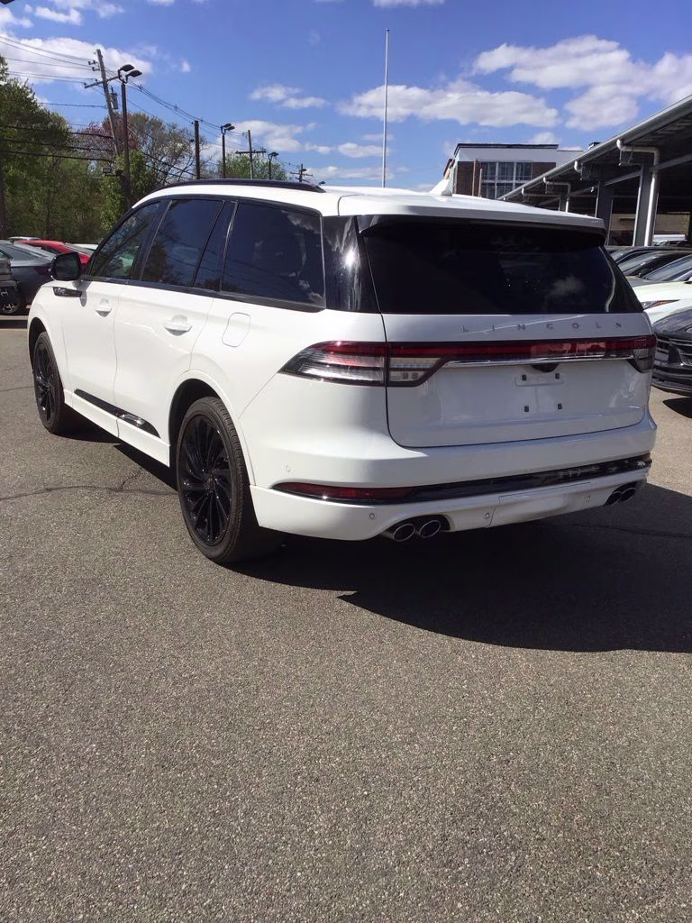 2022 White Metallic Lincoln Aviator Reserve AWD SUV