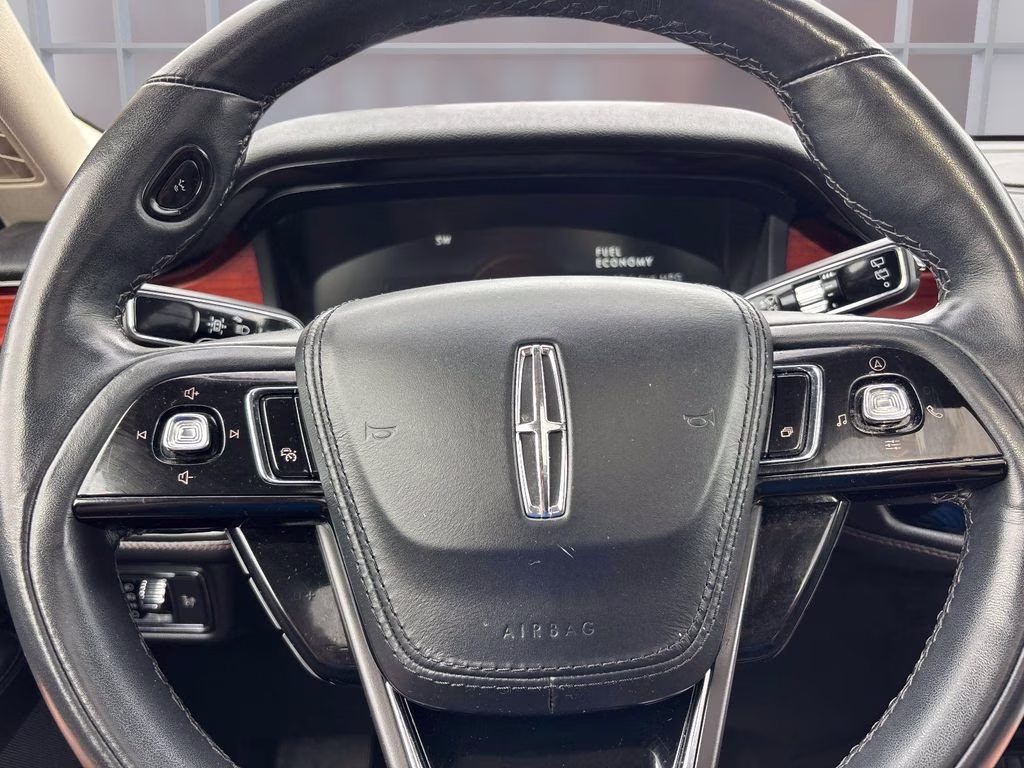 2022 White Metallic Lincoln Aviator Reserve AWD SUV