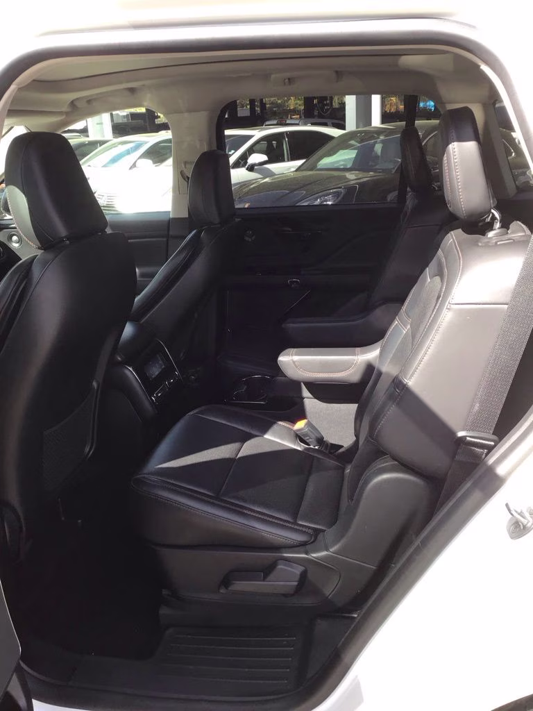 2022 White Metallic Lincoln Aviator Reserve AWD SUV