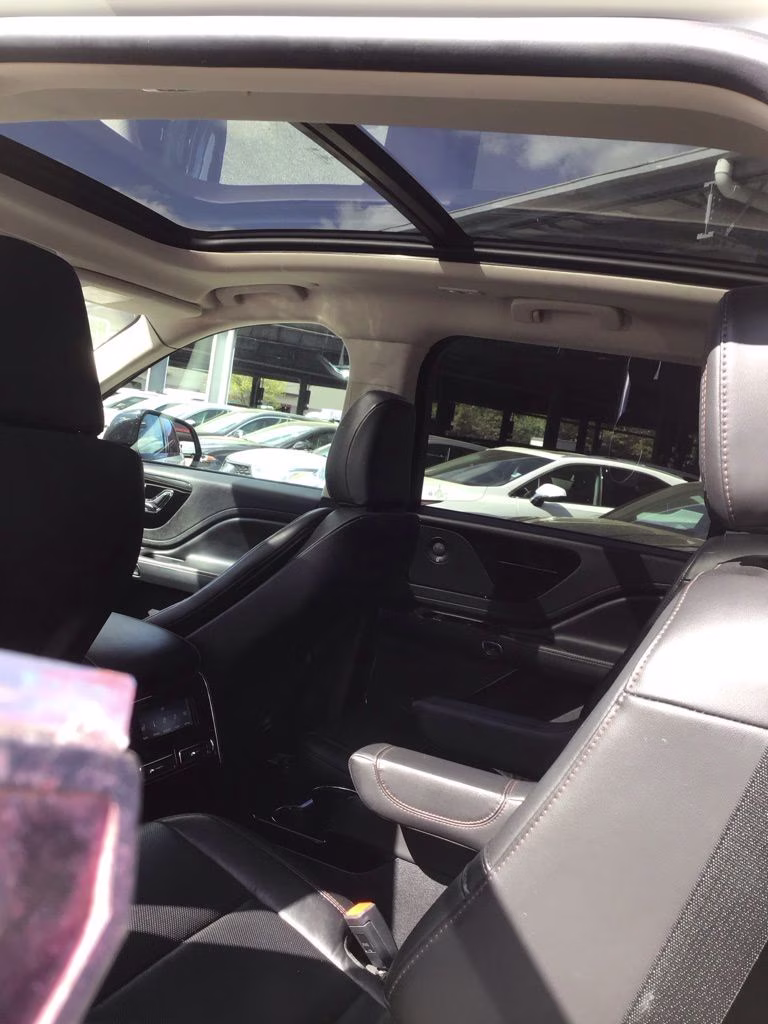 2022 White Metallic Lincoln Aviator Reserve AWD SUV