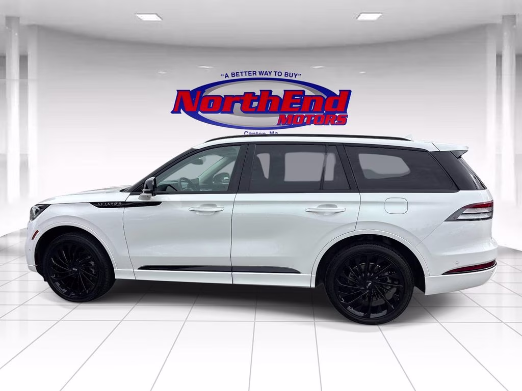 2022 White Metallic Lincoln Aviator Reserve AWD SUV
