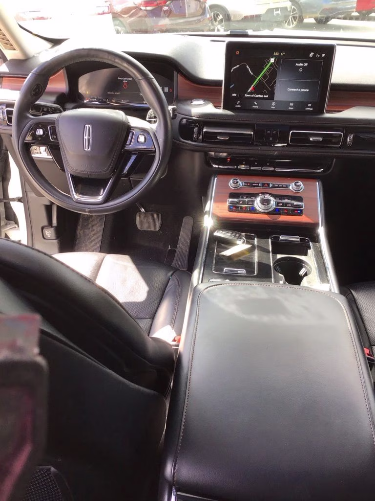 2022 White Metallic Lincoln Aviator Reserve AWD SUV