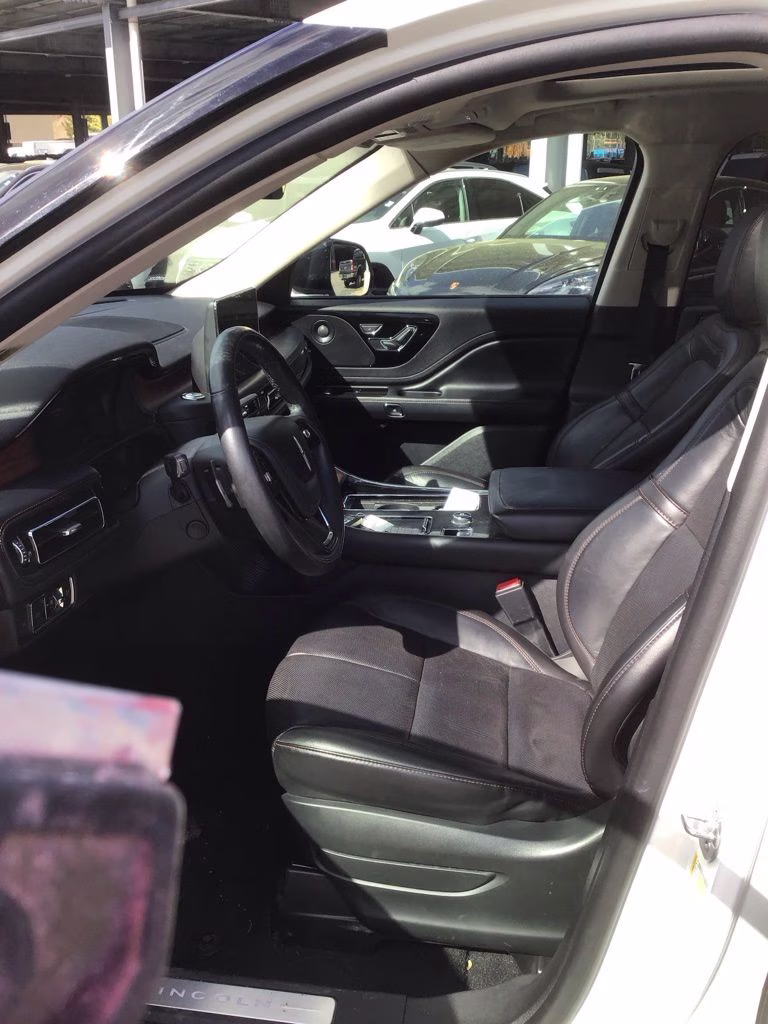 2022 White Metallic Lincoln Aviator Reserve AWD SUV