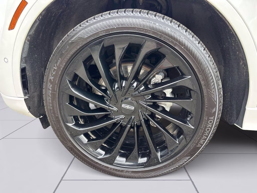 2022 White Metallic Lincoln Aviator Reserve AWD SUV
