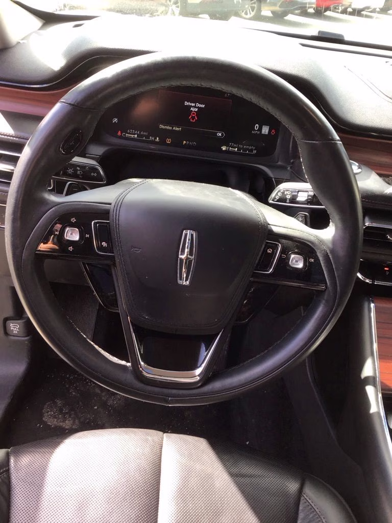 2022 White Metallic Lincoln Aviator Reserve AWD SUV