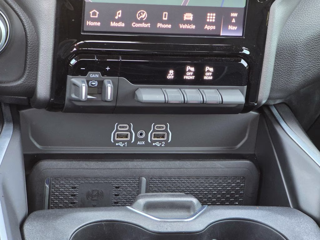 2025 Diamond Black Crystal Pearlcoat Ram 1500 Big Horn/Lone Star 4X4 Truck