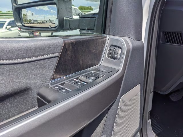 2026 Oxford White Ford Super Duty F-250 SRW Lariat 4X4 Truck
