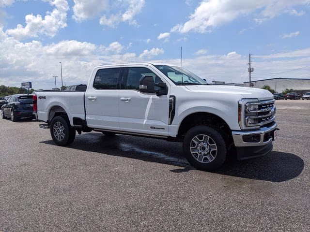 2026 Oxford White Ford Super Duty F-250 SRW Lariat 4X4 Truck