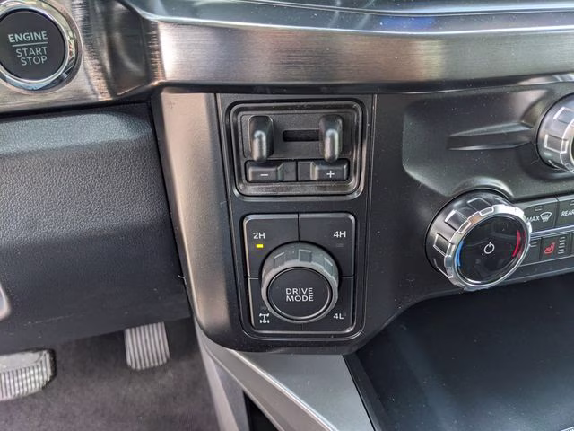 2026 Oxford White Ford Super Duty F-250 SRW Lariat 4X4 Truck
