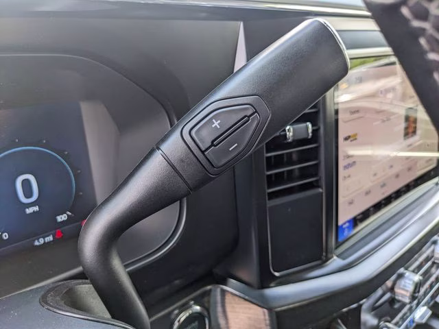 2026 Oxford White Ford Super Duty F-250 SRW Lariat 4X4 Truck