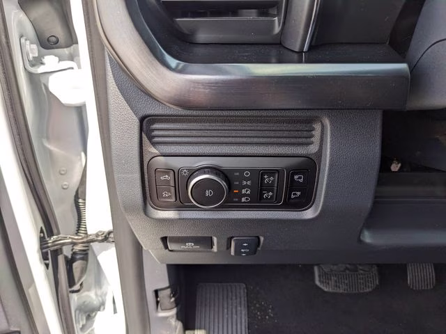 2026 Oxford White Ford Super Duty F-250 SRW Lariat 4X4 Truck
