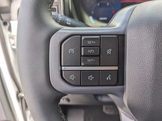 2026 Oxford White Ford Super Duty F-250 SRW Lariat 4X4 Truck