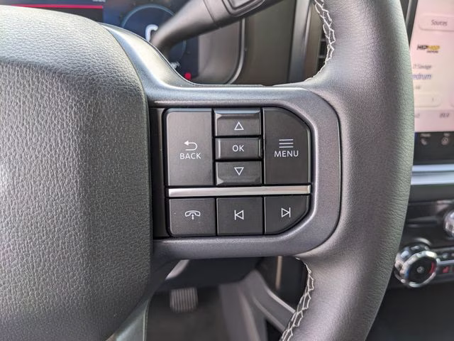 2026 Oxford White Ford Super Duty F-250 SRW Lariat 4X4 Truck
