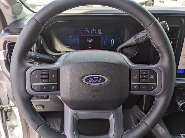 2026 Oxford White Ford Super Duty F-250 SRW Lariat 4X4 Truck
