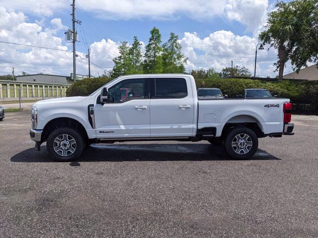 2026 Oxford White Ford Super Duty F-250 SRW Lariat 4X4 Truck