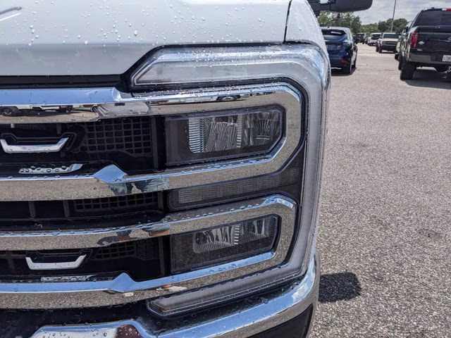 2026 Oxford White Ford Super Duty F-250 SRW Lariat 4X4 Truck