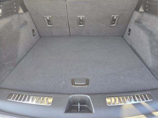 2022 Radiant Silver Metallic Cadillac XT4 Sport FWD SUV