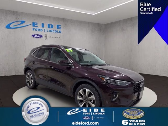 2023 Ford Escape Platinum AWD's photo