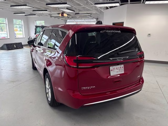 2027 Red Hot Pearlcoat Chrysler Pacifica Select AWD Van