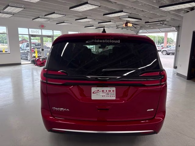 2027 Red Hot Pearlcoat Chrysler Pacifica Select AWD Van