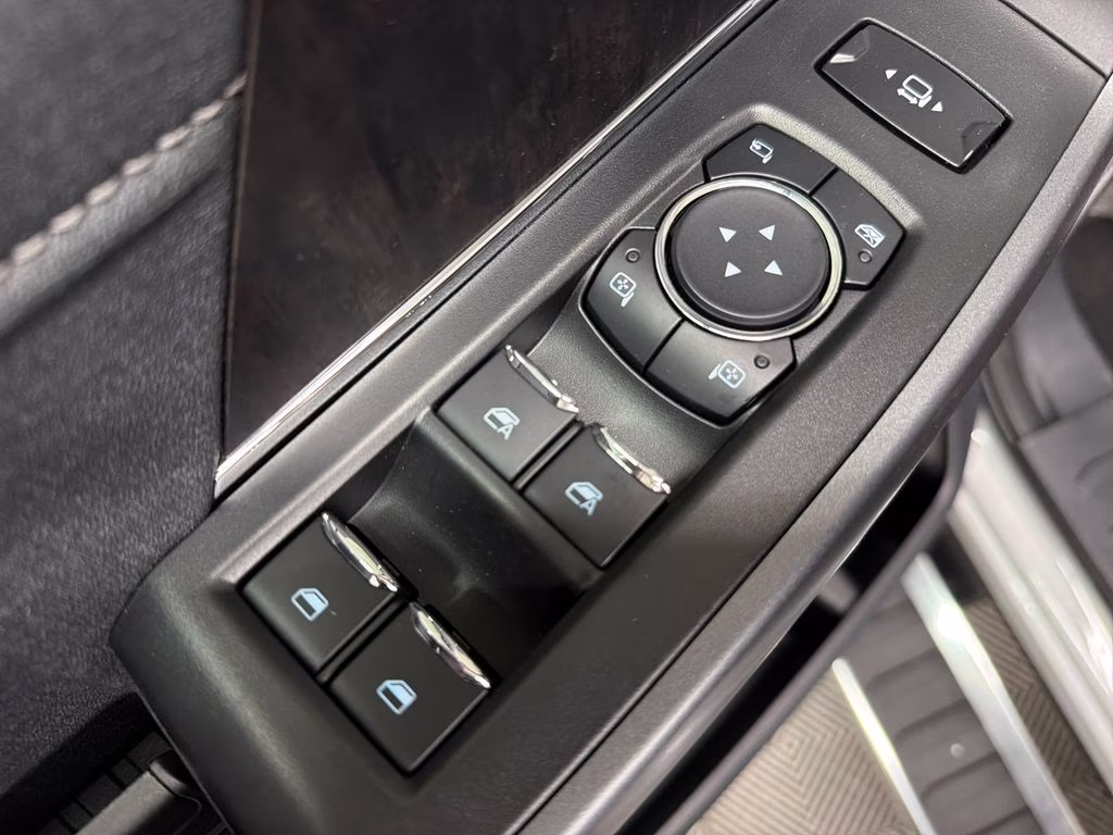 2026 AVALANCHE Ford Super Duty F-250 SRW Lariat 4X4 Truck