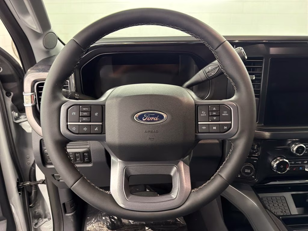 2026 AVALANCHE Ford Super Duty F-250 SRW Lariat 4X4 Truck
