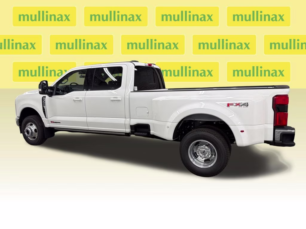 2026 STAR WHITE Ford Super Duty F-350 DRW Lariat 4X4 Truck