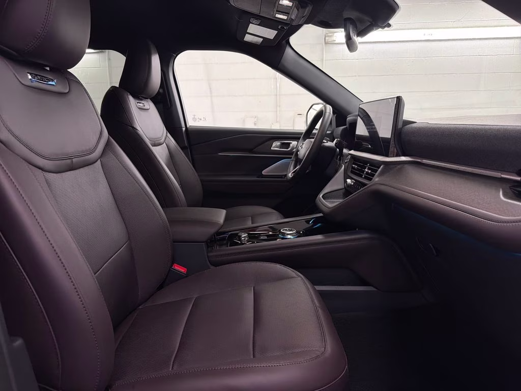 2026 STAR WHITE TRI-COAT Ford Explorer Platinum RWD SUV