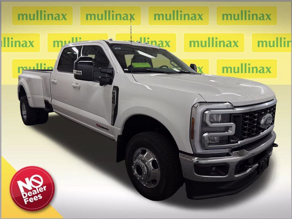2026 STAR WHITE Ford Super Duty F-350 DRW Lariat 4X4 Truck