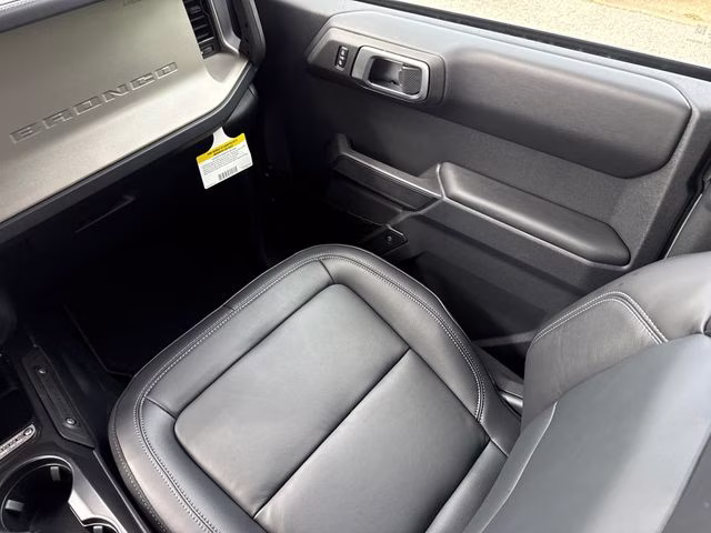 2026 Avalanche Ford Bronco Outer Banks 4X4 SUV