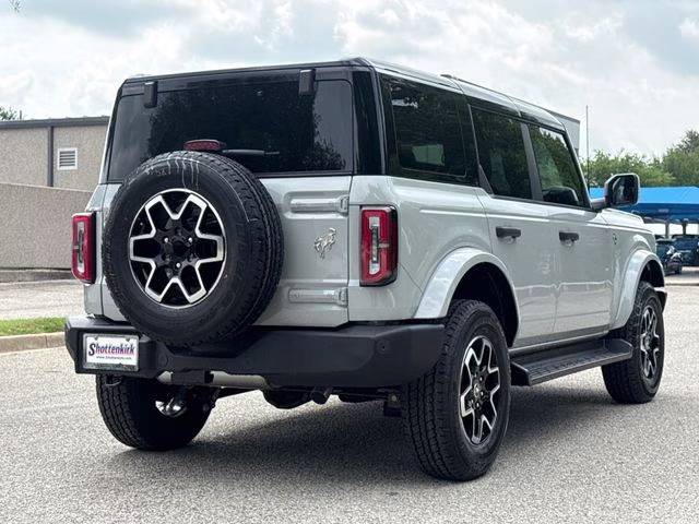 2026 Avalanche Ford Bronco Outer Banks 4X4 SUV