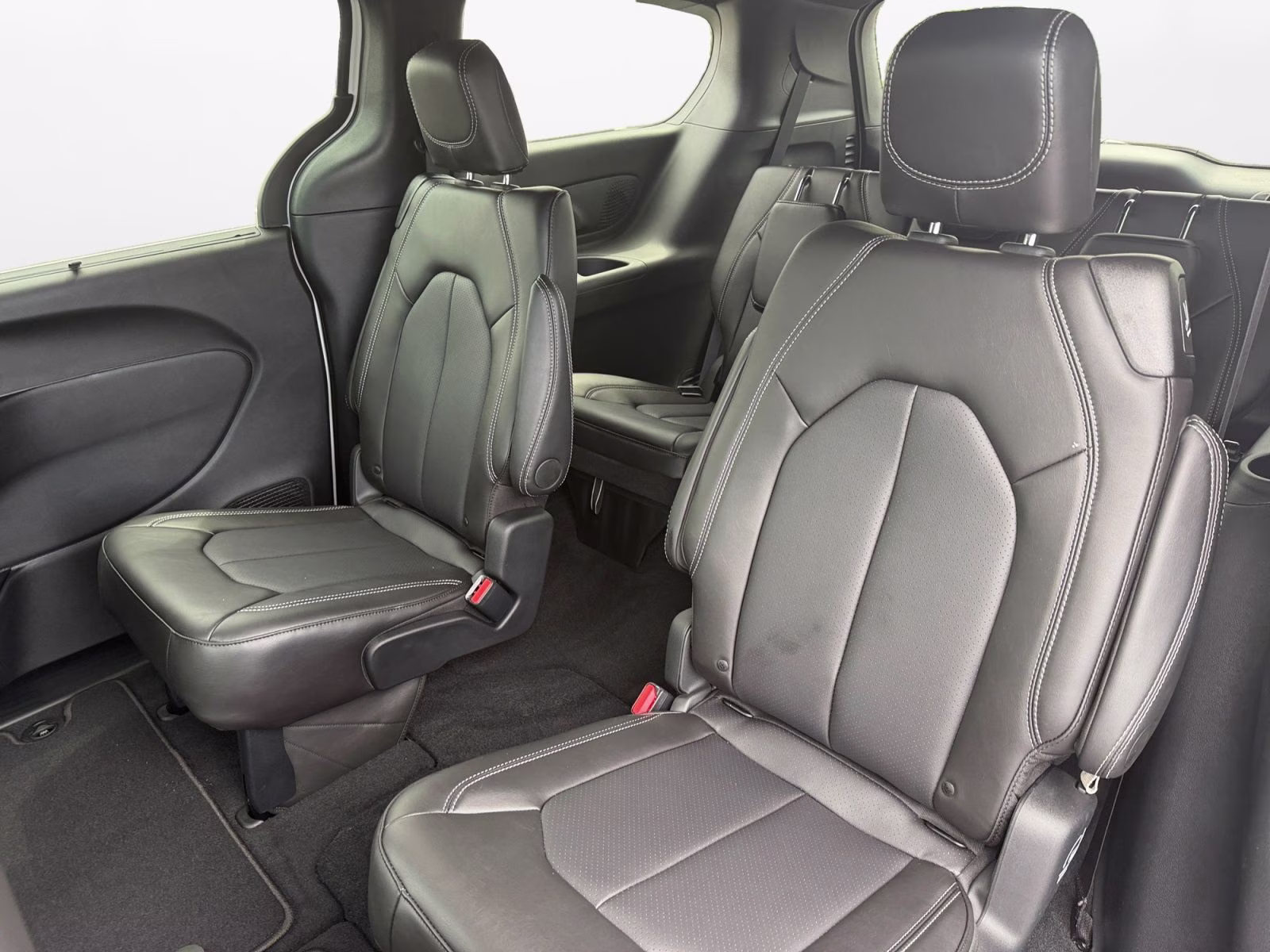2027 Pw7 Chrysler Pacifica Select AWD Van