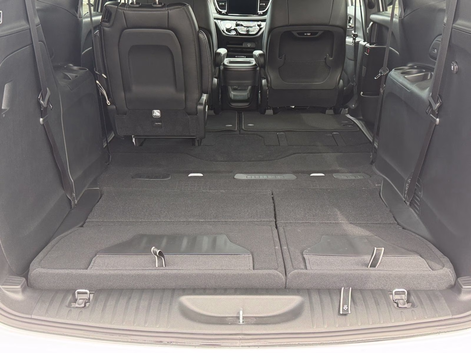 2027 Pw7 Chrysler Pacifica Select AWD Van